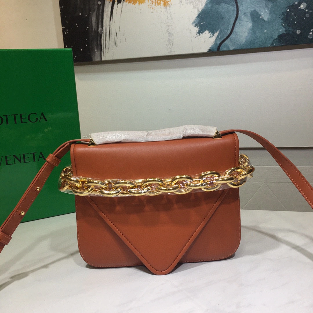 MOMO- 667399V12J07654 21 MOUNT item：B-B000E2242C