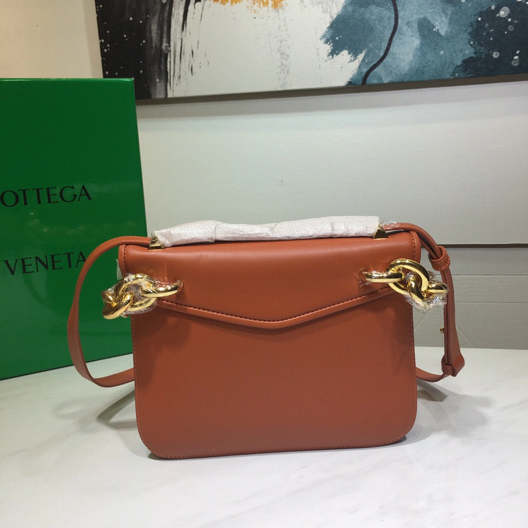 MOMO- 667399V12J07654 21 MOUNT item：B-B000E2242C