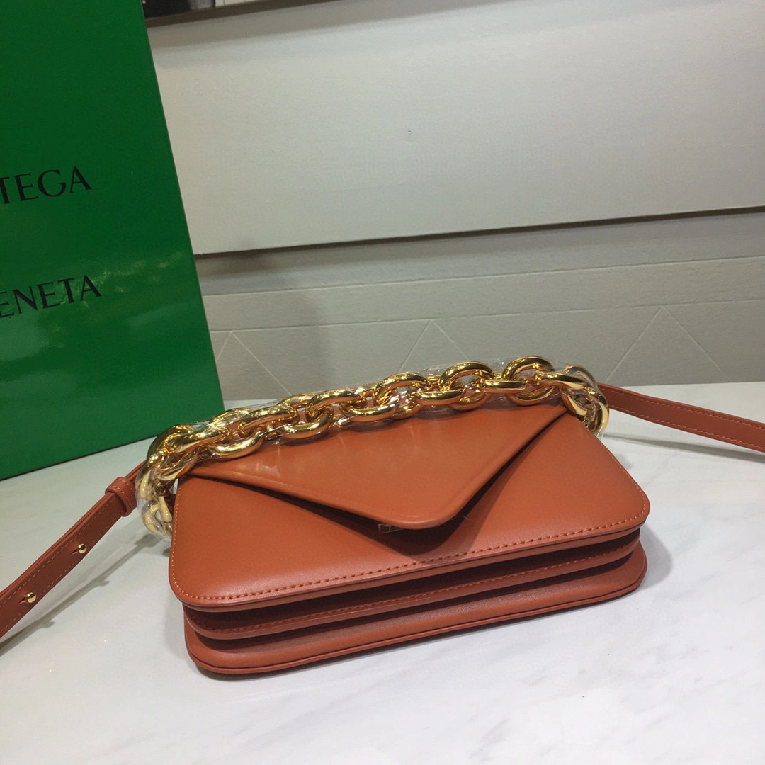 MOMO- 667399V12J07654 21 MOUNT item：B-B000E2242C