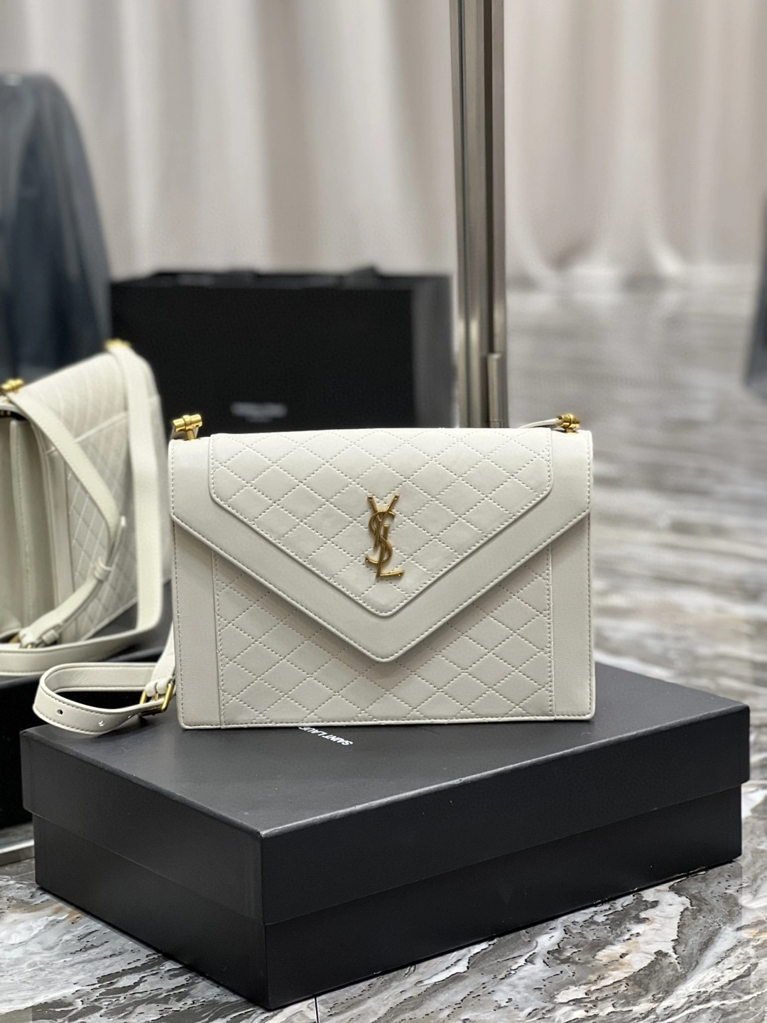 MOMO- 6688631EL079207 Lambskin item : B-B597E1415W