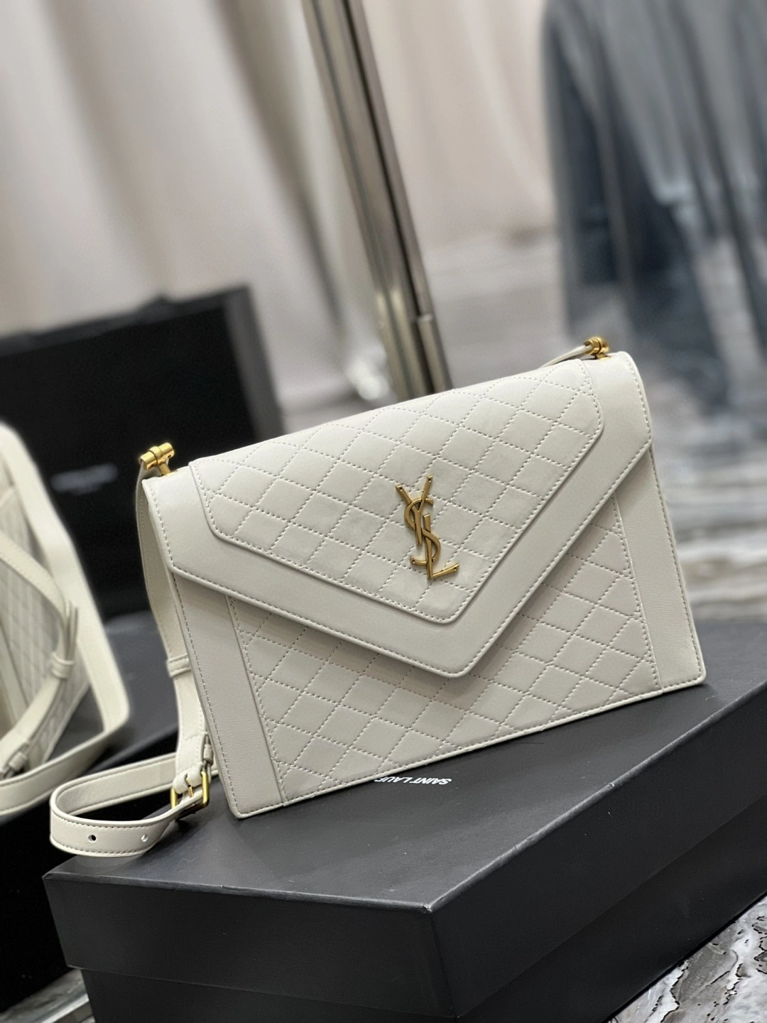 MOMO- 6688631EL079207 Lambskin item : B-B597E1415W