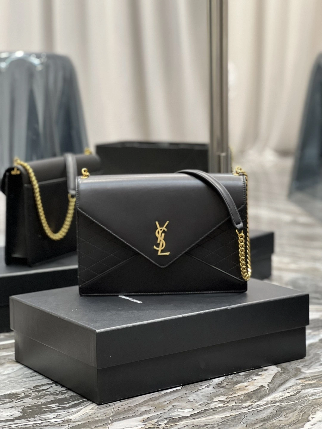 MOMO- 668864-1EL07-1000 Lambskin item : B-B597E1715W