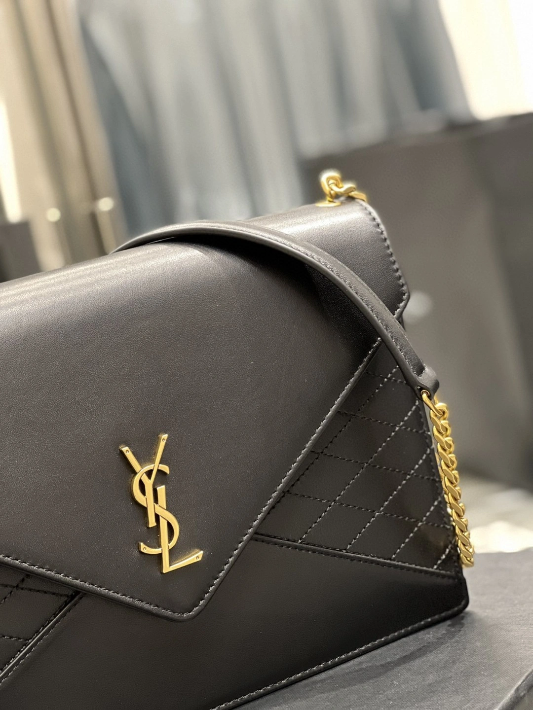 MOMO- 668864-1EL07-1000 Lambskin item : B-B597E1715W
