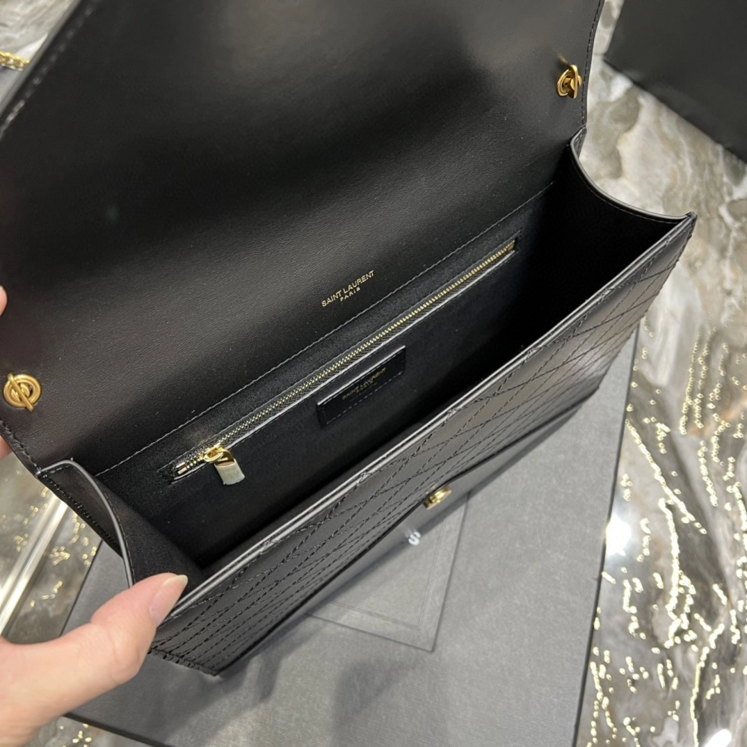 MOMO- 668864-1EL07-1000 Lambskin item : B-B597E1715W