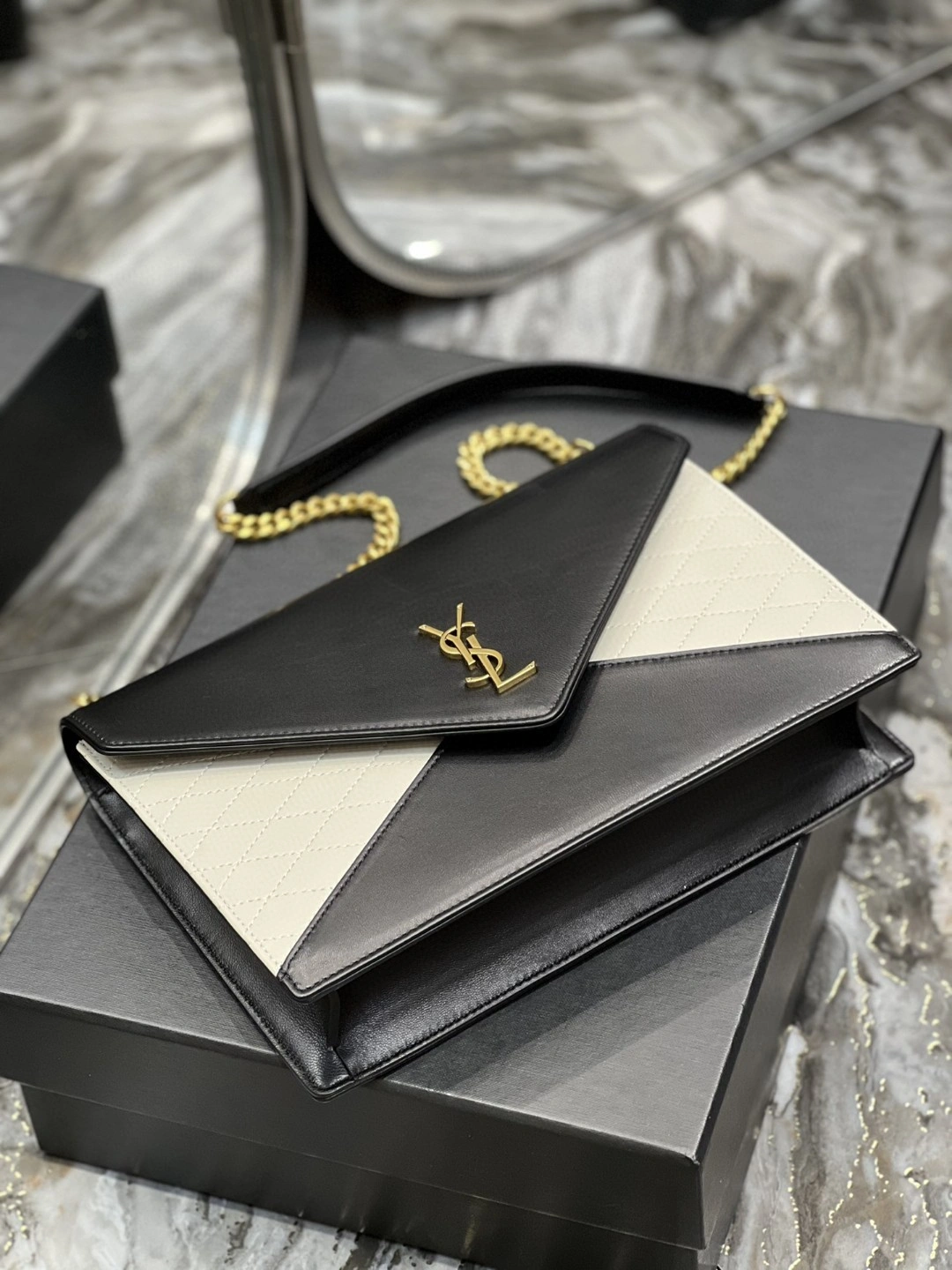 MOMO- 668864-AAAAN-1031 Lambskin item : B-B597E1413W