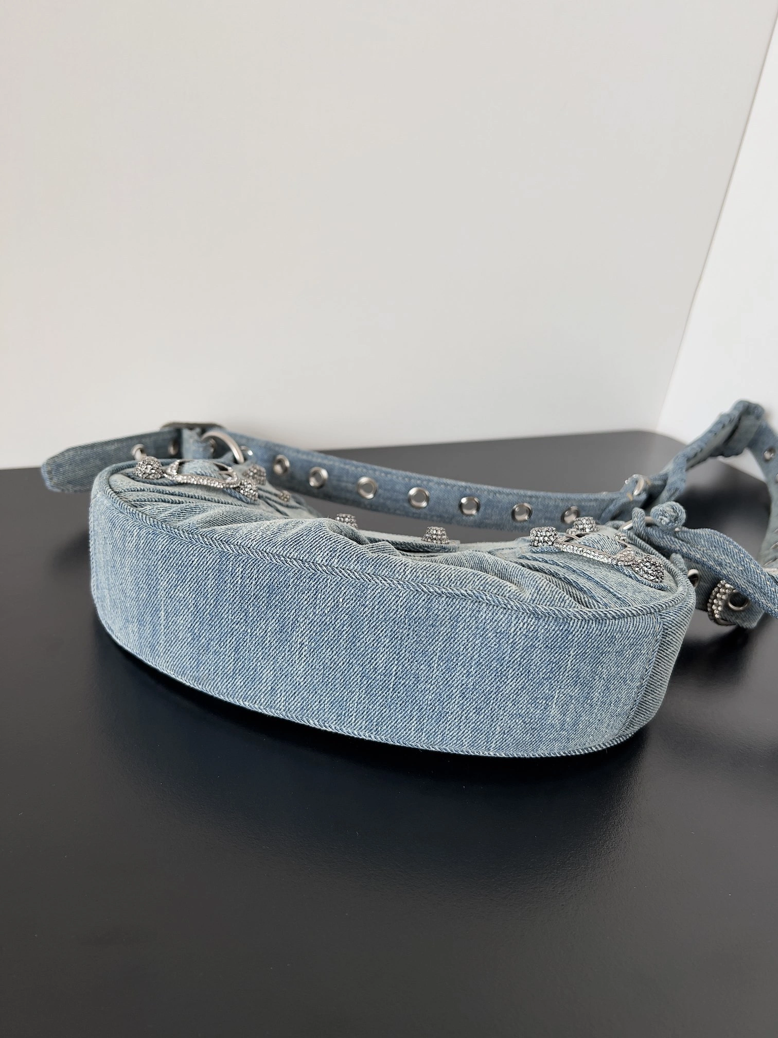 MOMO--6713092109U4715 6713092AANY4317 Le Cagole item:C-B063L0864R