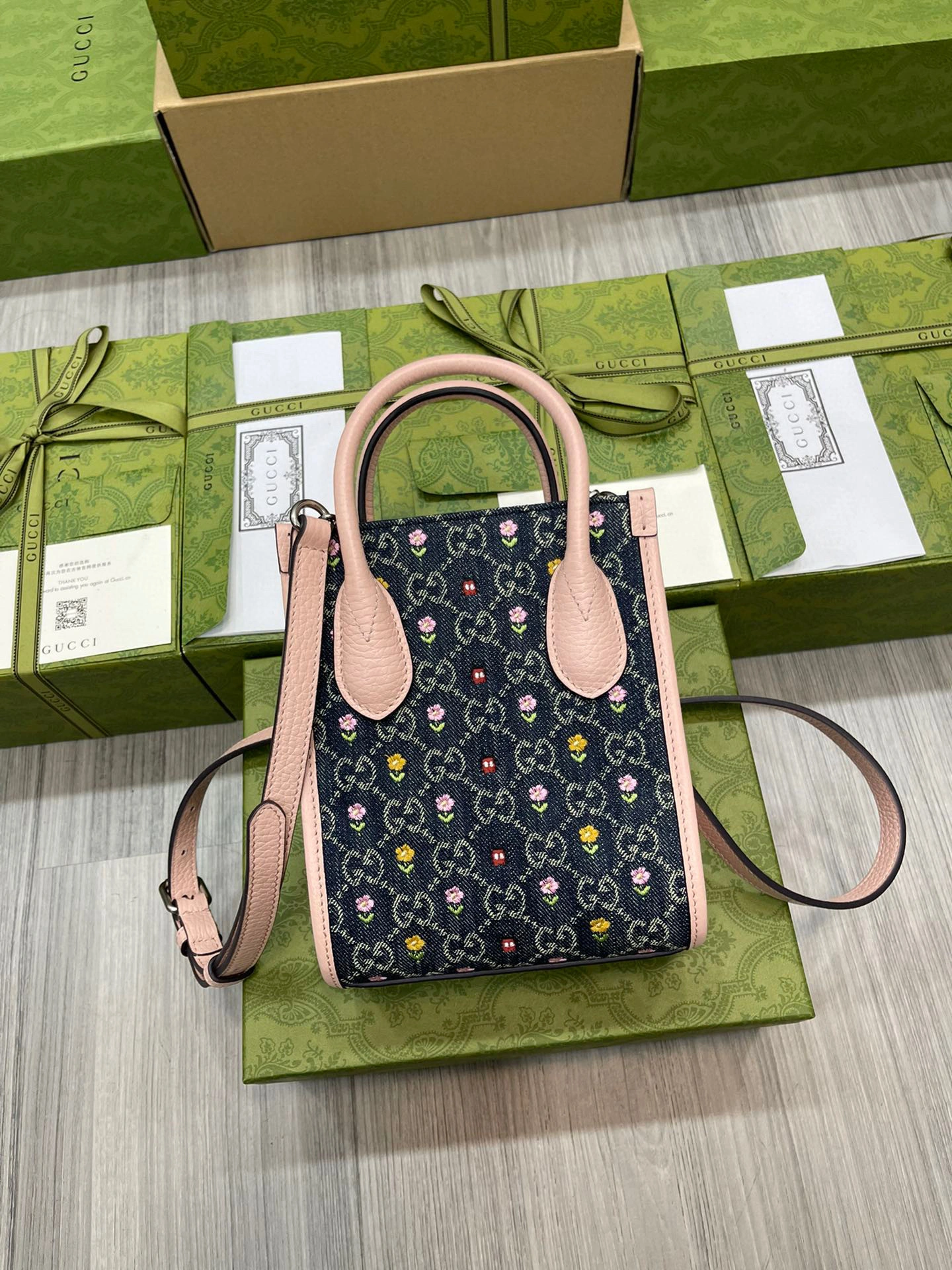 MOMO- 671623-2KQRC-4498 item：B-B202E1906C