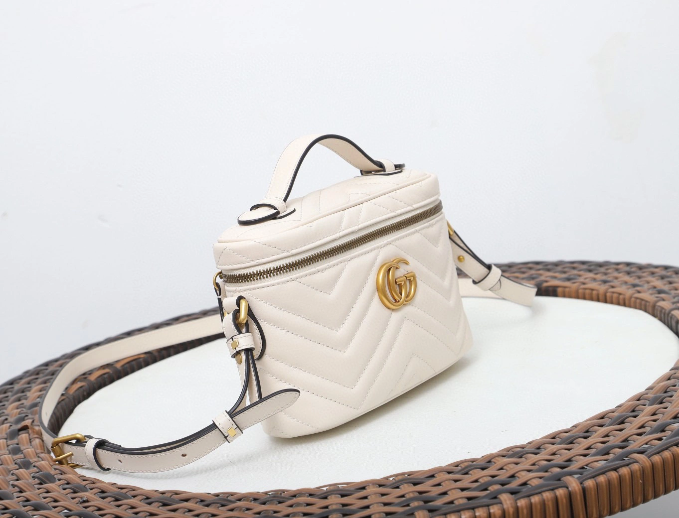 &MOMO- 672253-DTDHT-9022 cowhide item：B-B191F1509C