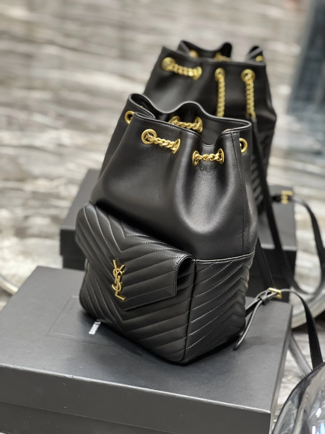 MOMO- 672609-1EL07-1000 Lambskin item : B-B597E1418W