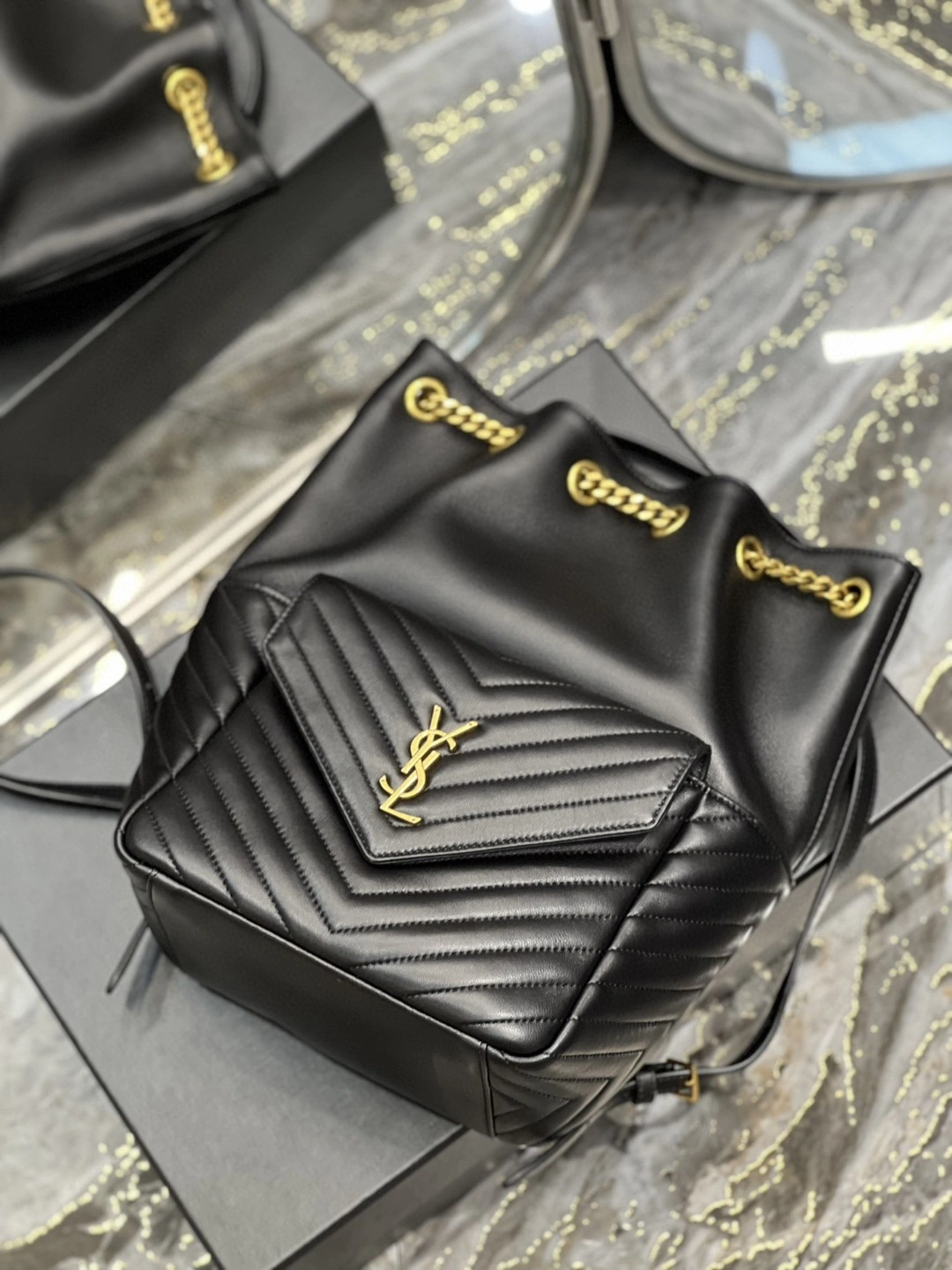 MOMO- 672609-1EL07-1000 Lambskin item : B-B597E1418W