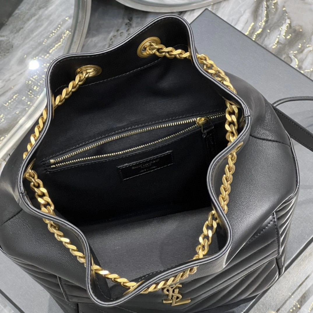 MOMO- 672609-1EL07-1000 Lambskin item : B-B597E1418W