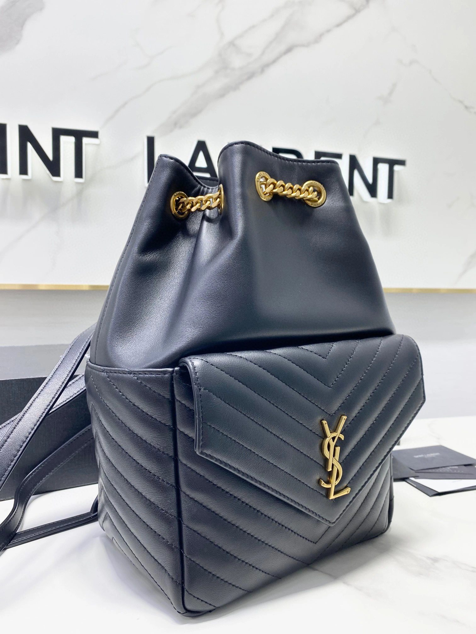 MOMO- 672609-1EL07-1000 lambskin item：B-B000G0617C