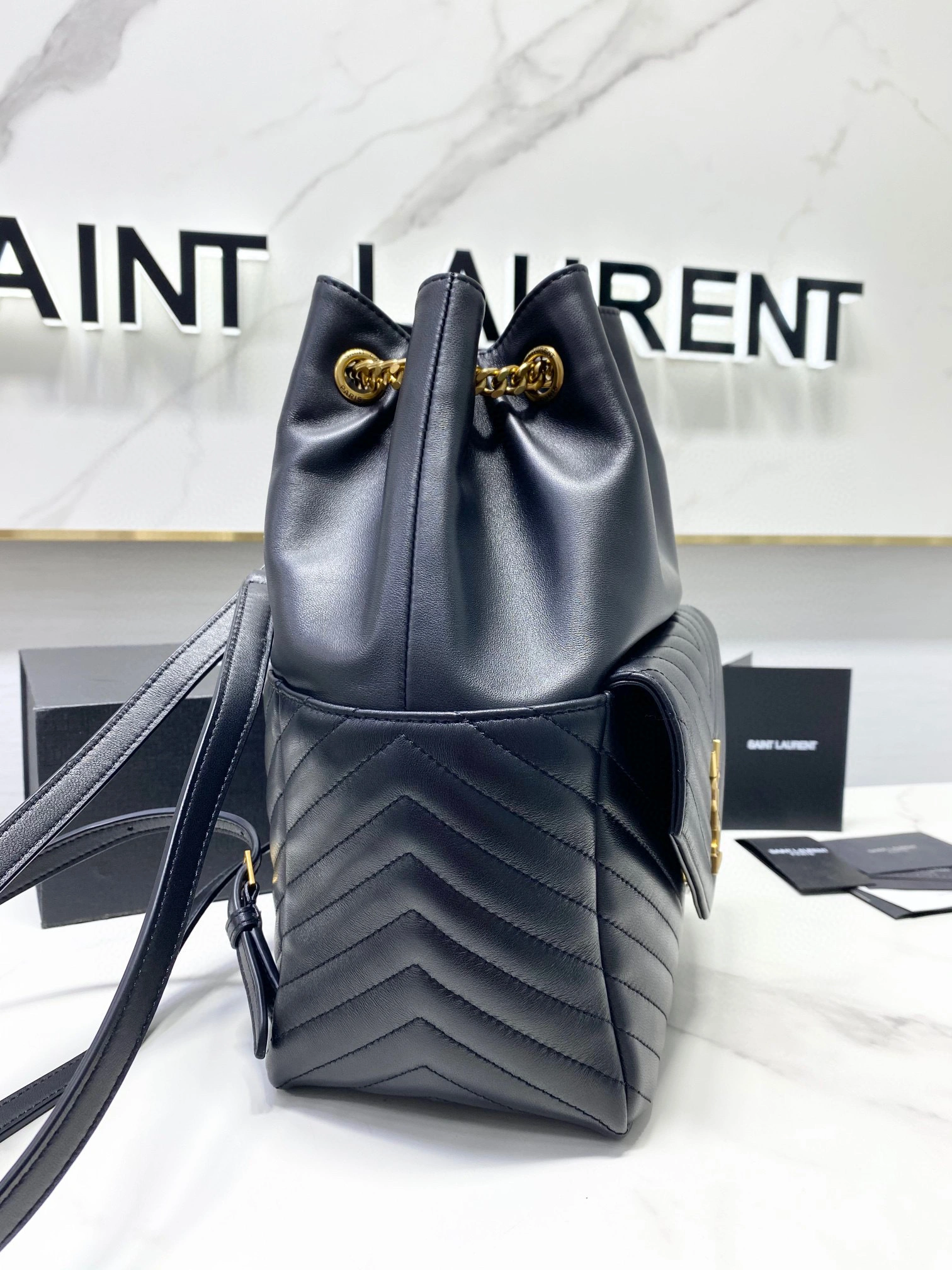 MOMO- 672609-1EL07-1000 lambskin item：B-B000G0617C
