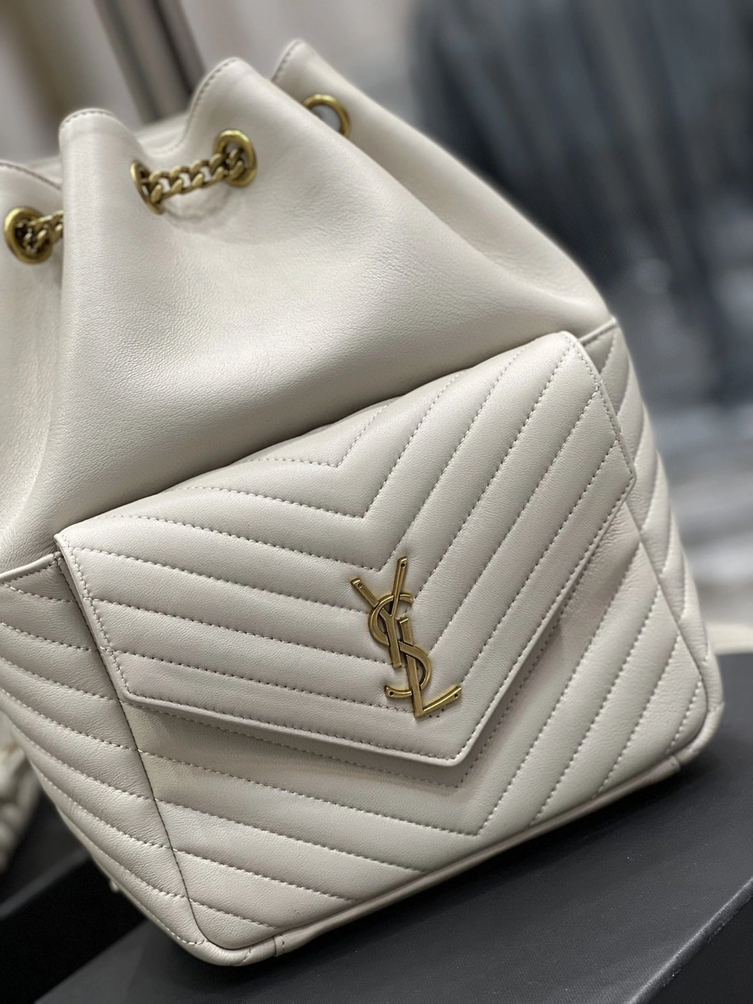 MOMO- 672609-1EL07-9207 Lambskin item : B-B597E1419W