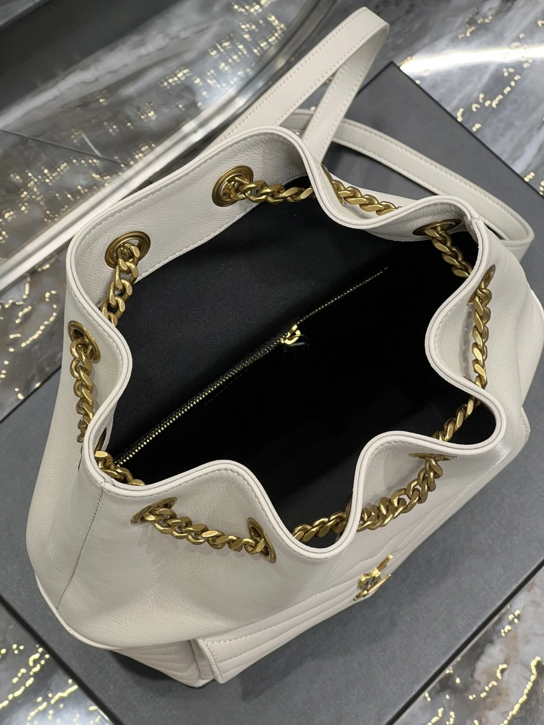MOMO- 672609-1EL07-9207 Lambskin item : B-B597E1419W