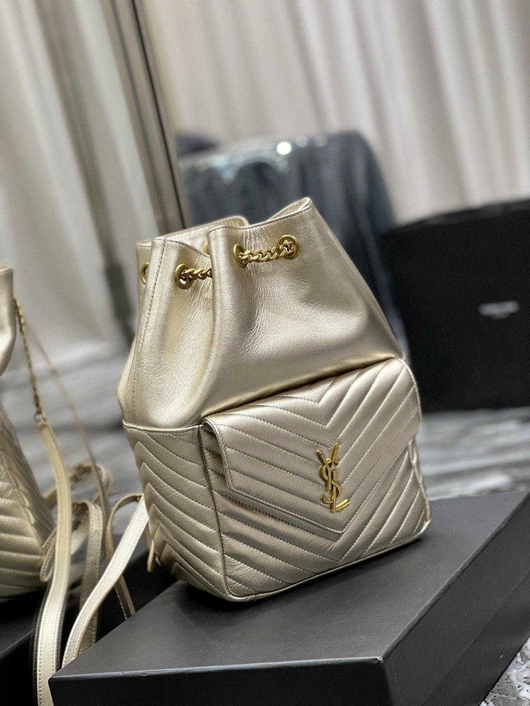 MOMO- 672609-AAAAO-7100 Lambskin item : B-B597E1738W