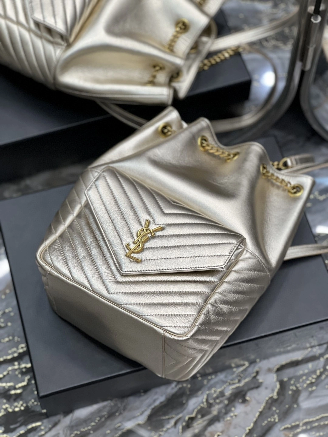 MOMO- 672609-AAAAO-7100 Lambskin item : B-B597E1738W