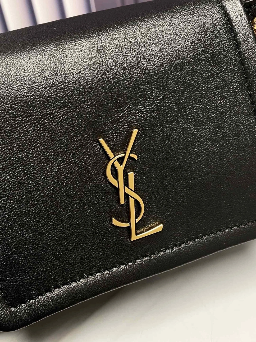MOMO- 672738-1EL07-1000 6727381EL071000 Lambskin item : B-B597E1736W