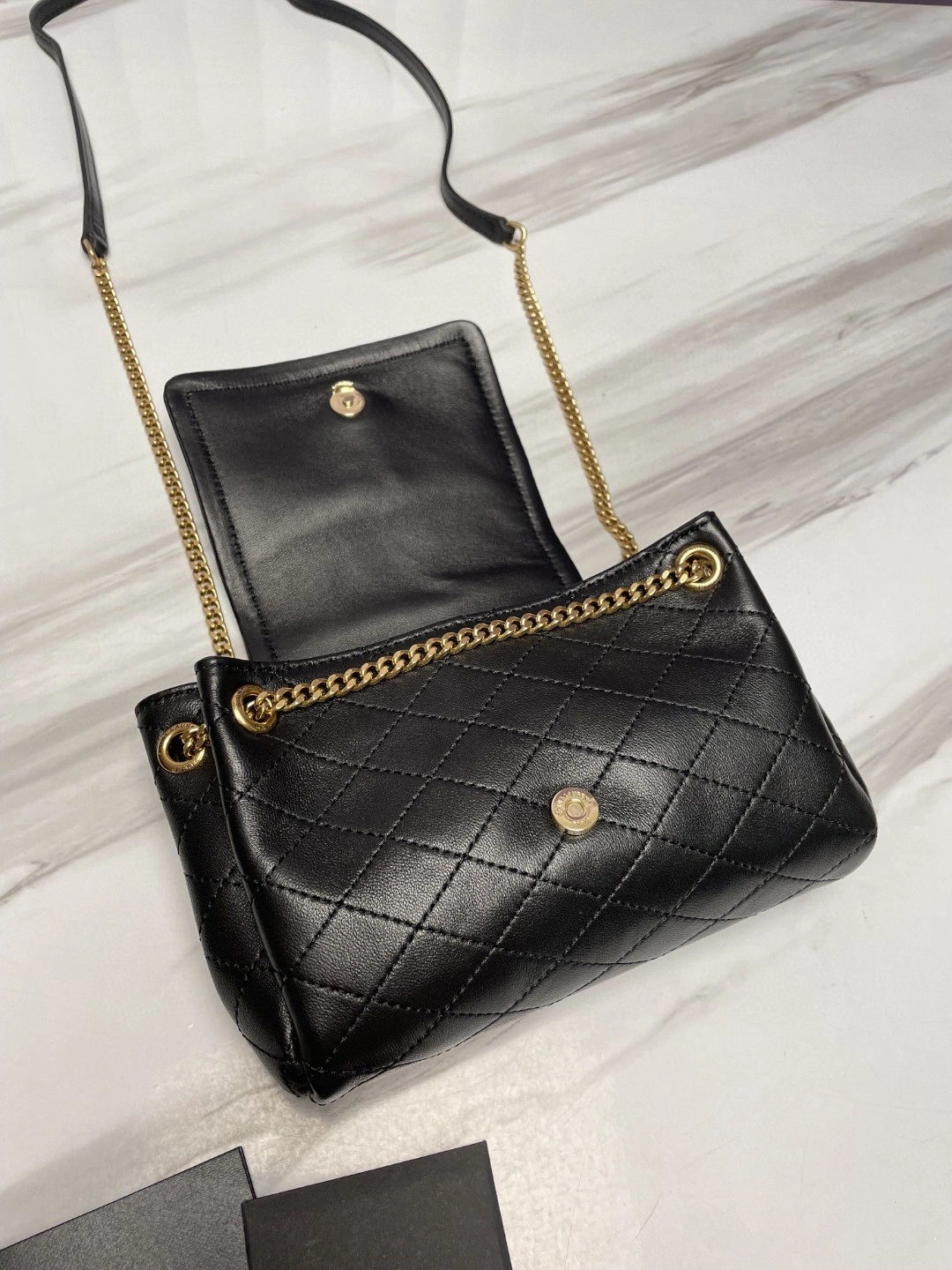 MOMO- 672738-1EL07-1000 6727381EL071000 Lambskin item : B-B597E1736W