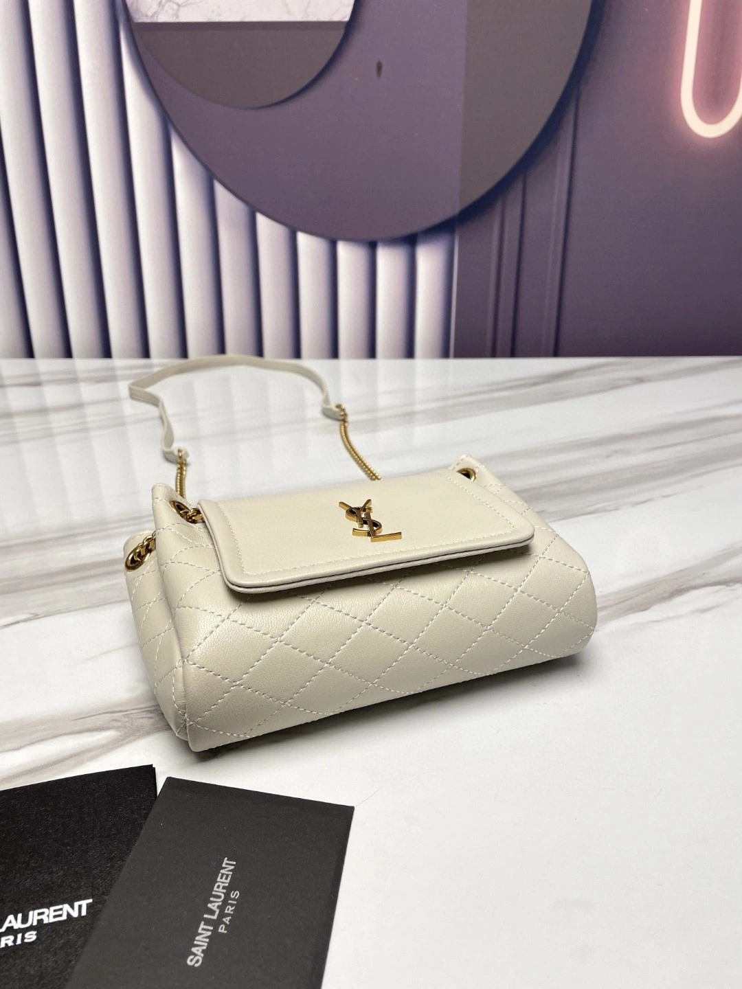 MOMO- 672738-1EL07-9207 6727381EL079207 Lambskin item : B-B597E1737W