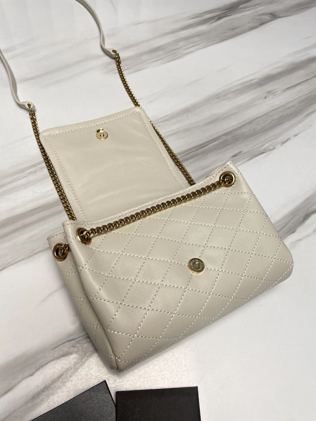 MOMO- 672738-1EL07-9207 6727381EL079207 Lambskin item : B-B597E1737W