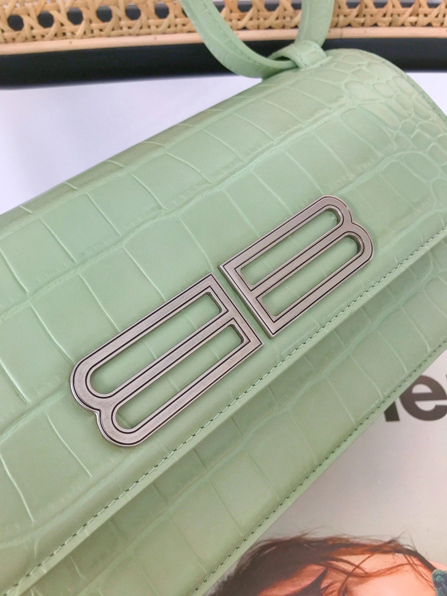MOMO- 67469323ECY3906 Gossip item：B-B063F1903C