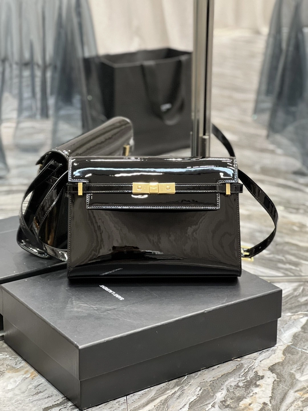 MOMO- 675626-B870J-1000 675626B870J1000 cowhide item : B-B597E1453W