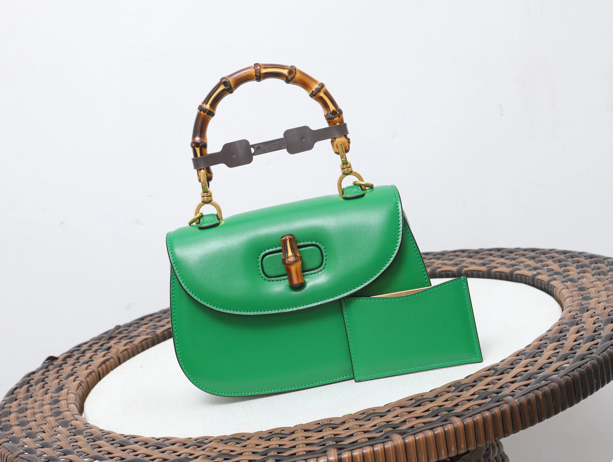 MOMO- 675797-10ODT-3384 cowhide item：B-B191F1224C