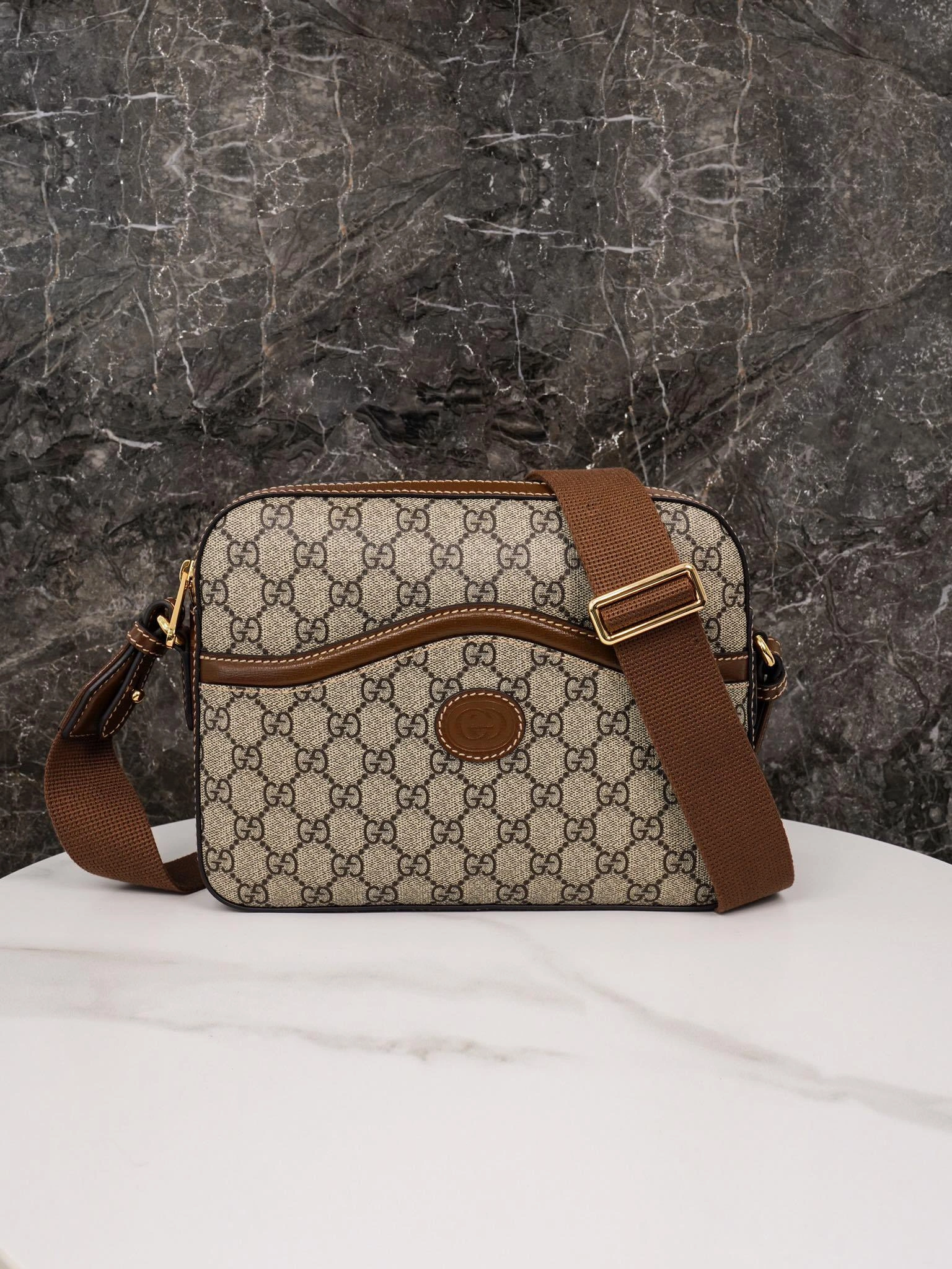 MOMO--‎675891 92THG 8563 675891-92THG-8563 item：C-B461H1647Q