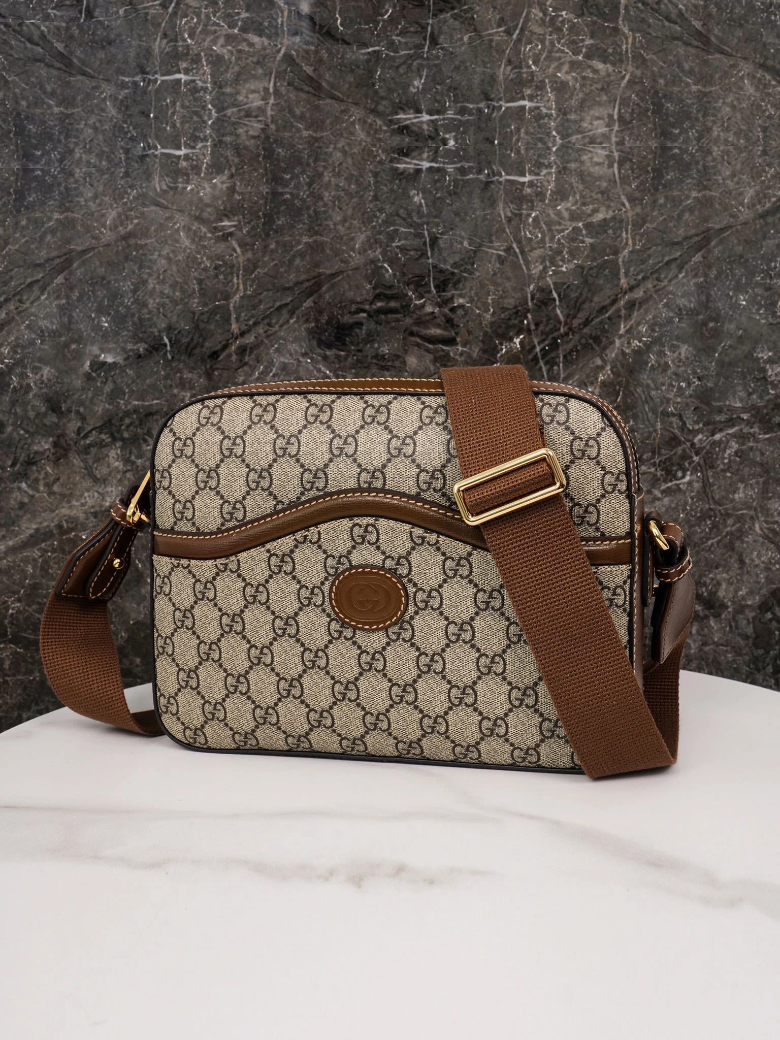 MOMO--‎675891 92THG 8563 675891-92THG-8563 item：C-B461H1647Q