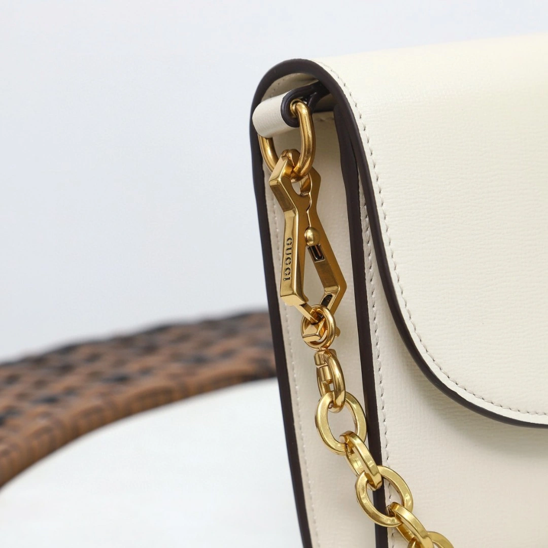 MOMO- 677286 cowhide item : A-B191M0505