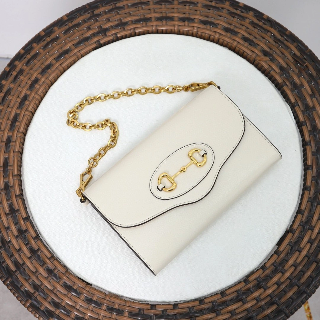 MOMO- 677286 cowhide item : A-B191M0505