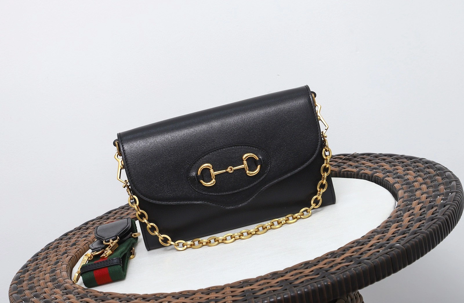 MOMO- 677286 cowhide item : A-B191M0506