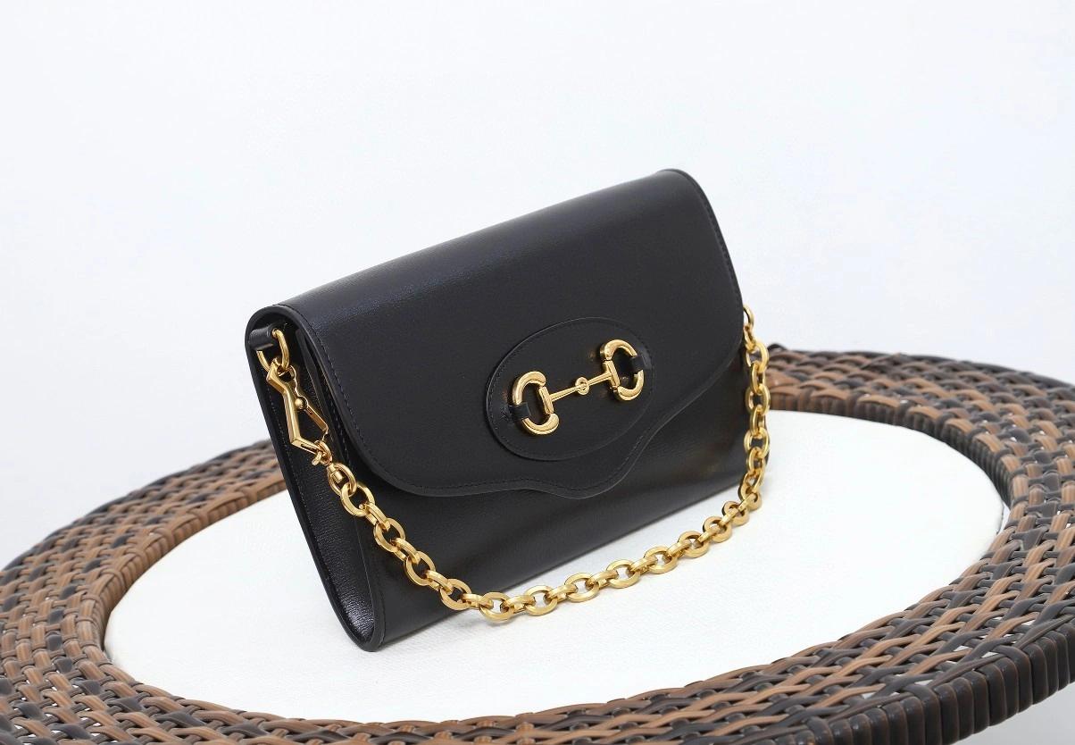 MOMO- 677286 cowhide item : A-B191M0506