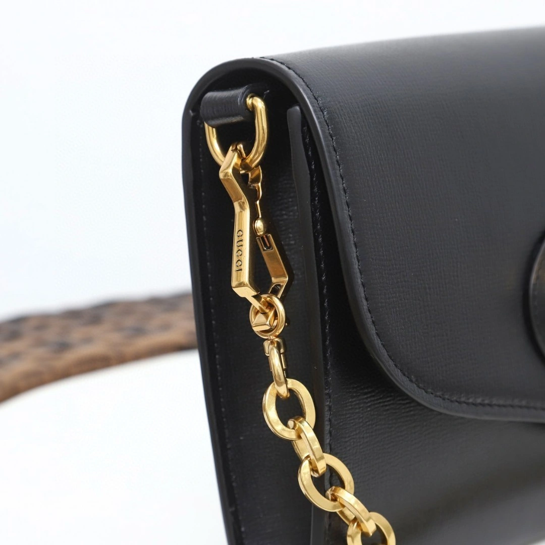 MOMO- 677286 cowhide item : A-B191M0506