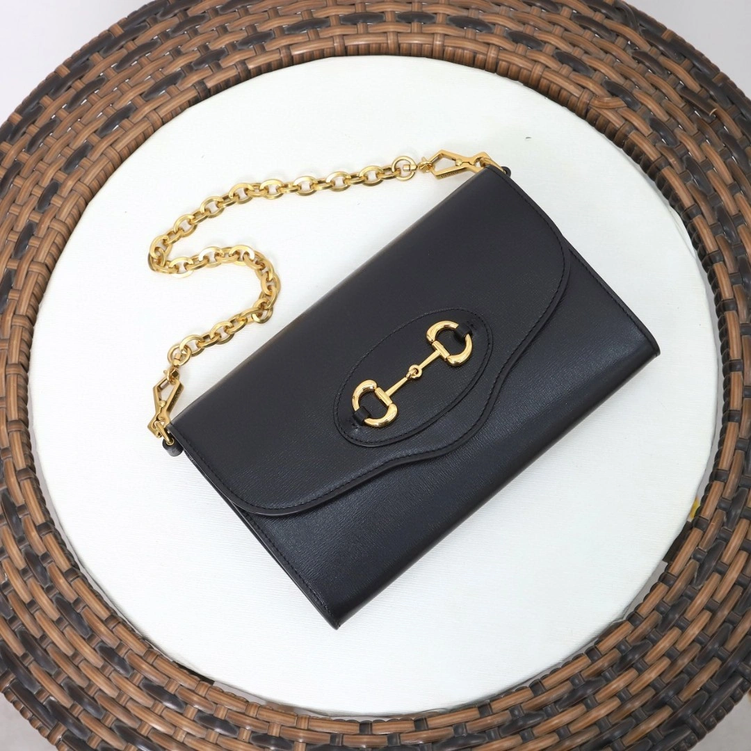 MOMO- 677286 cowhide item : A-B191M0506