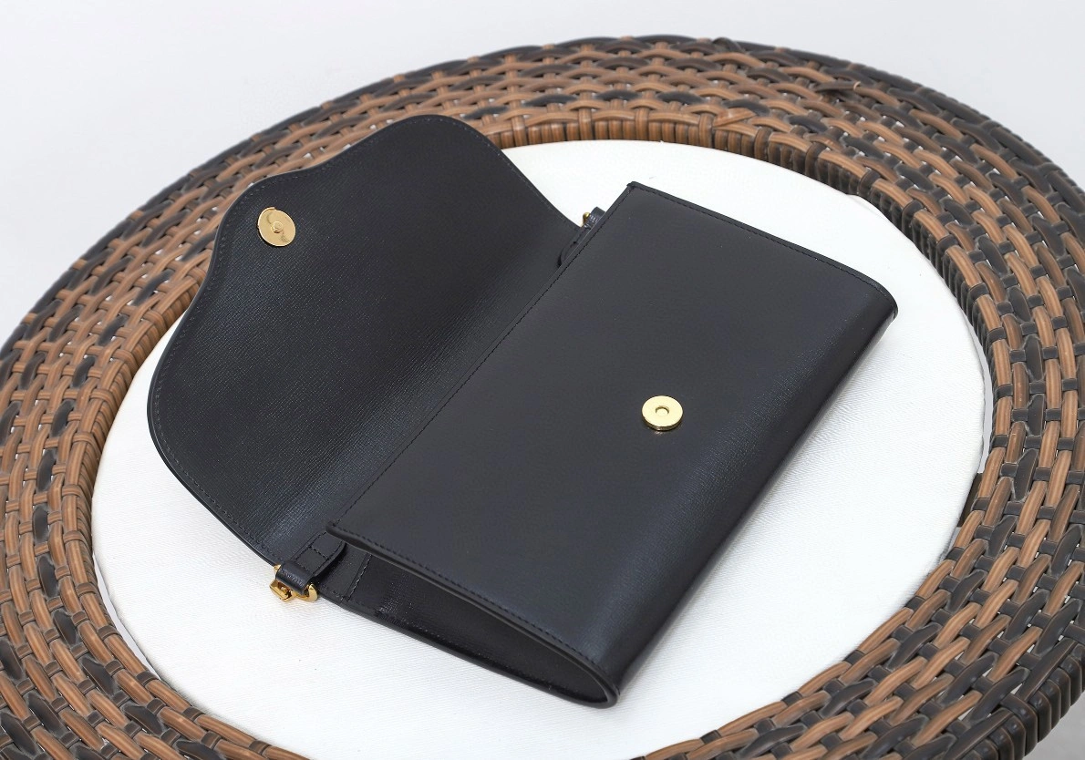MOMO- 677286 cowhide item : A-B191M0506