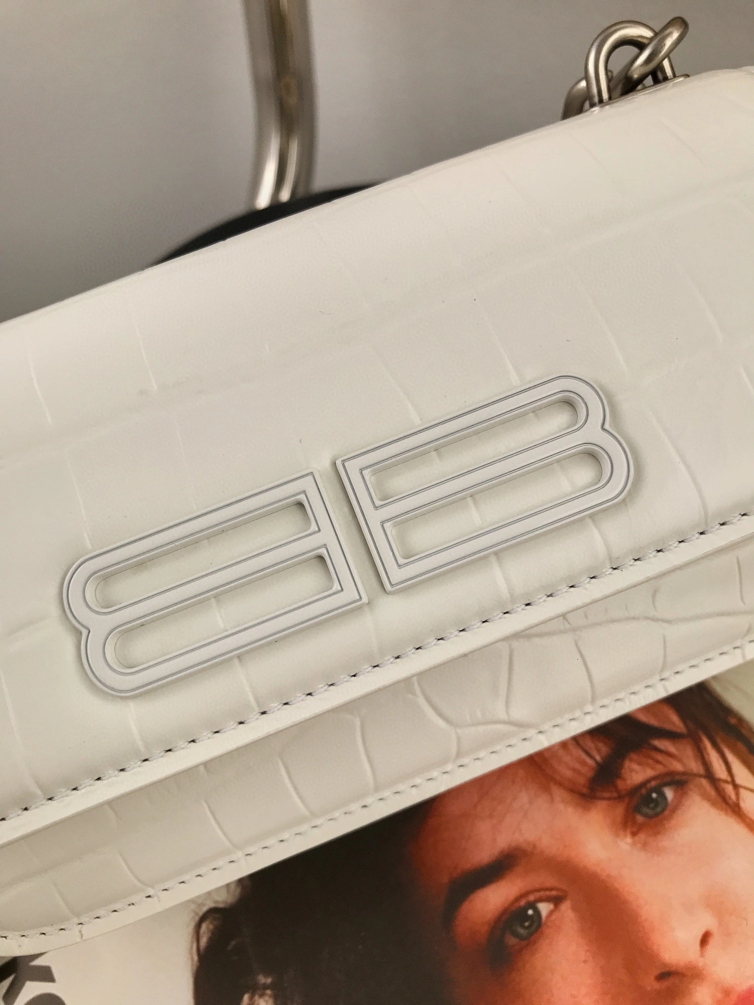 MOMO- 679863-23EDY-9016 Gossip bag item：B-B063G0406C