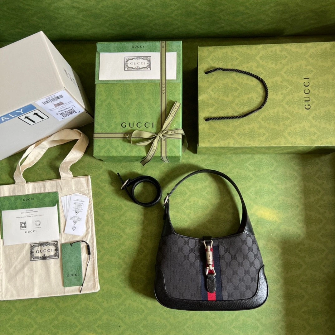 MOMO- 680118 1916 item : B-B078C1311