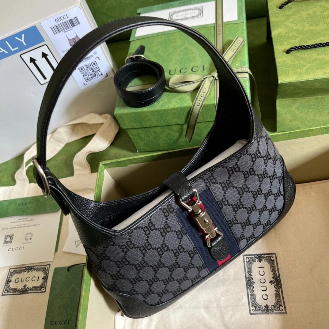 MOMO- 680118 1916 item : B-B078C1311