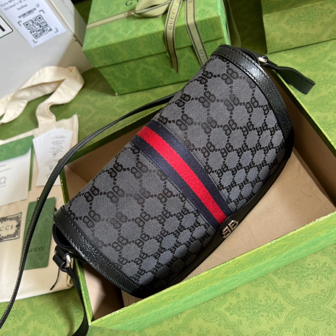 MOMO- 680121 Clones item : B-B085C1313