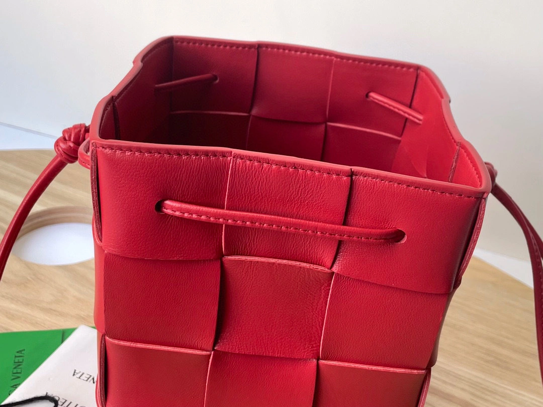 MOMO- 680218VCQC46358 sheephide item：B-B000E2325C