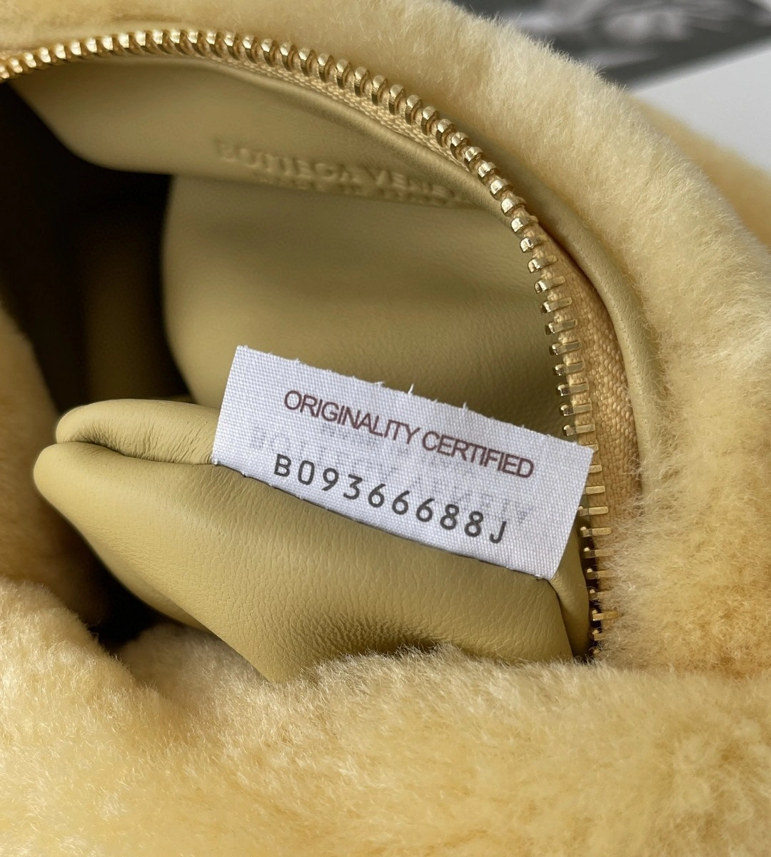 MOMO- 680697 sheephide Mini Jodie item : B-B085C0950