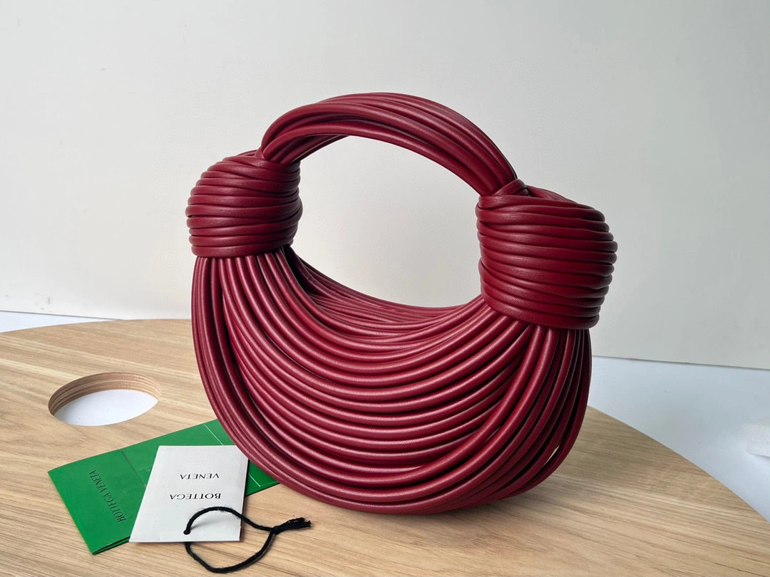 MOMO- 680934V1H106358 sheephide item：B-B000F1424C