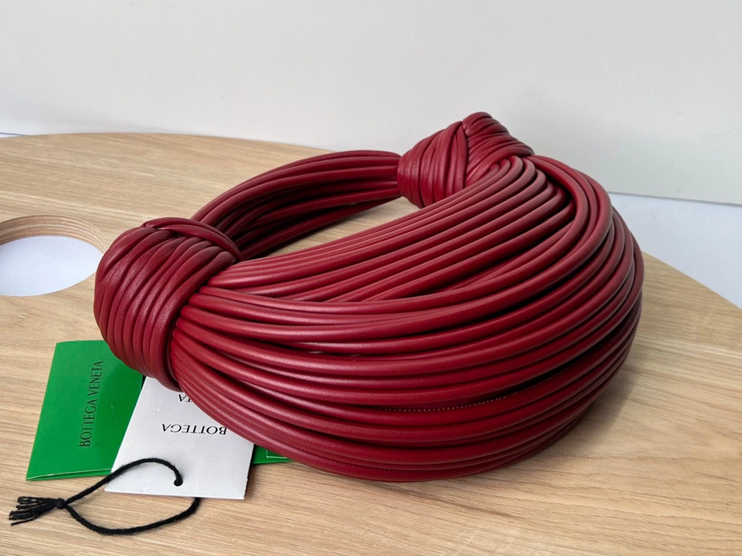 MOMO- 680934V1H106358 sheephide item：B-B000F1424C