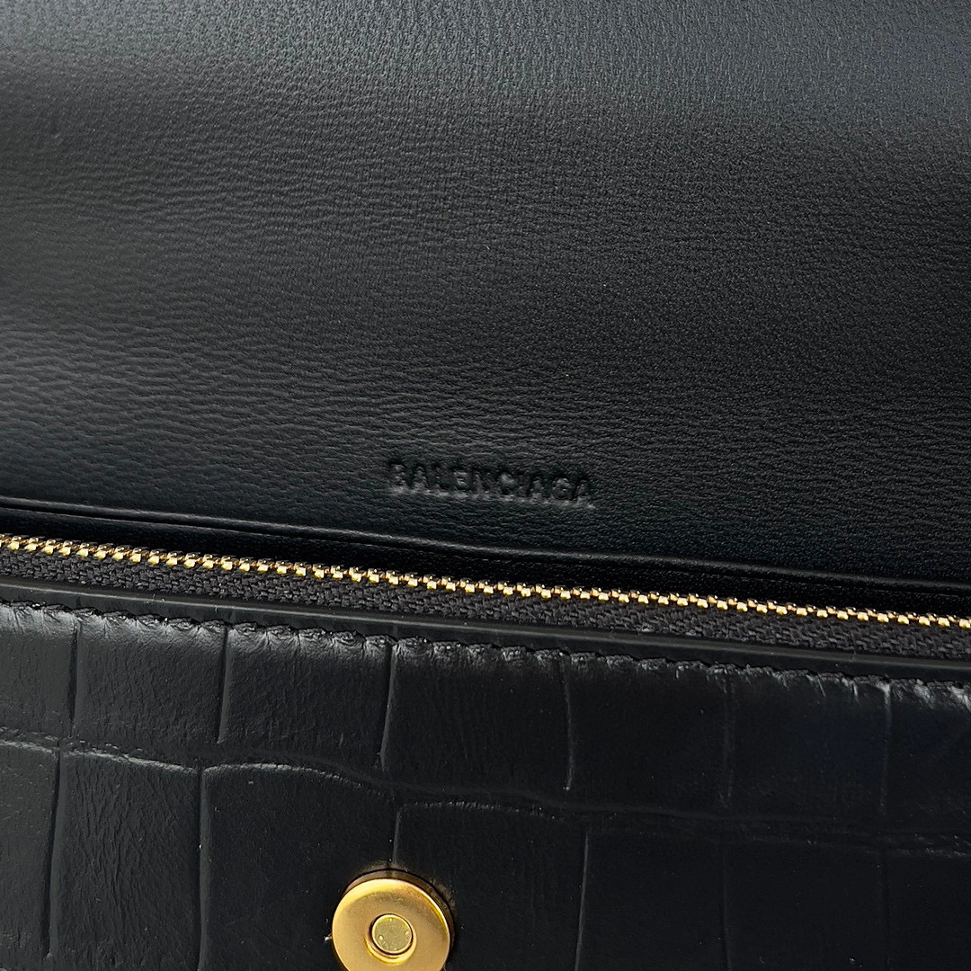 MOMO- 68889423ECM1000 Gossip bag cowhide item：B-B063G0401C
