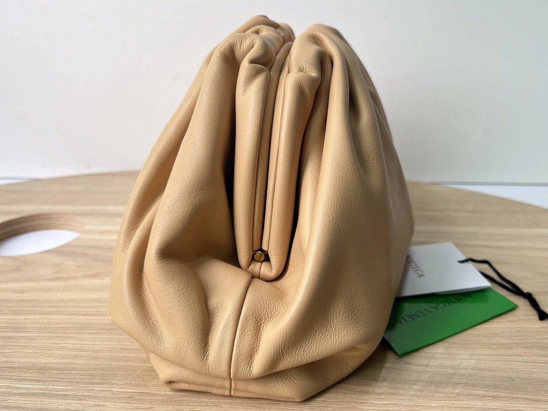 MOMO- 690238 Lambskin THE POUCH item : B-B000C0952