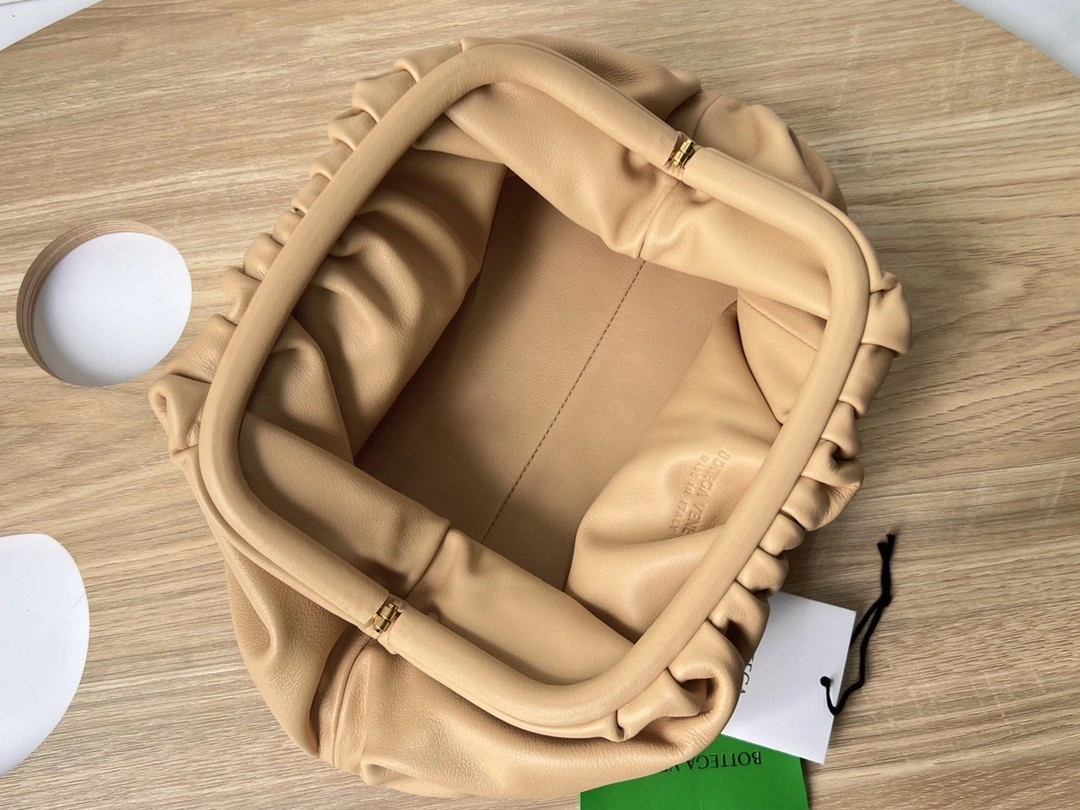 MOMO- 690238 Lambskin THE POUCH item : B-B000C0952