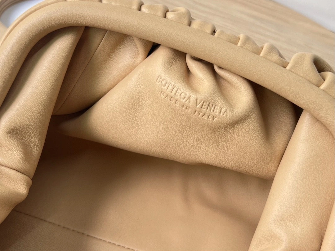 MOMO- 690238 Lambskin THE POUCH item : B-B000C0952
