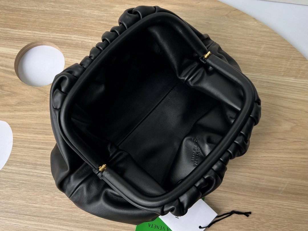 MOMO- 690238 Lambskin THE POUCH item : B-B000C0954